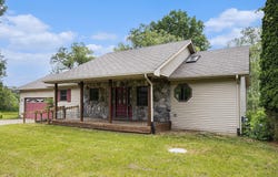 8445 N Meridian Road, Pleasant Lake, MI 49272