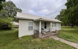 305 Lorton Avenue, Disney, OK 74340