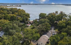 5215 N Lake Street, McHenry, IL 60050