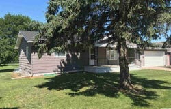 821 Country Club Dr., Akron, IA 51001