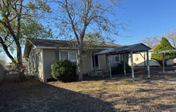 607 Lavaca, Cuero, TX 77954