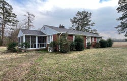 1129 Riverdale Rd., Grenada, MS 38901