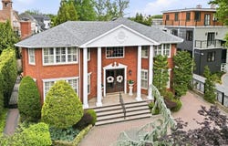 4 Point Crescent, Whitestone, NY 11357