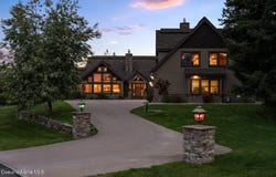 110 Wright Ct, Sandpoint, ID 83864