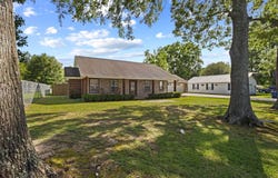 955 Barnhill Rd, Silsbee, TX 77656