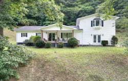 19 Magnolia Lane, Prestonsburg, KY 41653