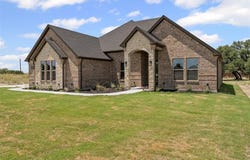 1049 Uplift Dr, Weatherford, TX 76087