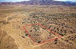 25200 Mountain View Road, Apple Valley, CA 92308