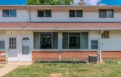 25315 Clubside Dr Boulevard unit: 7, North Olmsted, OH 44070