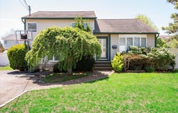 344 N Virginia Avenue, Massapequa, NY 11758