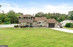 230 STEPHEN DRIVE, CINNAMINSON, NJ 08077
