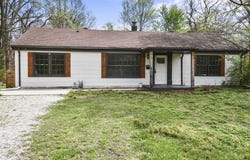 1452 South Avenue, Springfield, MO 65807