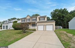 13 W ANNAPOLIS DRIVE, SICKLERVILLE, NJ 08081