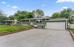 6113 Scott Avenue N, Brooklyn Center, MN 55429