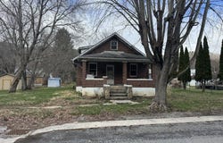 1114 Third Ave, Marlinton, WV 24954