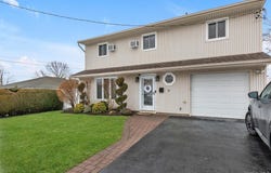 6 Cedar Drive E, Plainview, NY 11803
