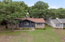 716 W Pleasantview Drive, Hurst, TX 76054