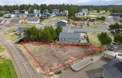 31802 H PL, Ocean Park, WA 98640