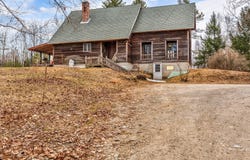 79 Auburn Road, Peru, ME 04290