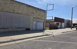 408 Main St, Winfield, KS 67156