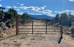 19 La Tierra, Taos, NM 87571
