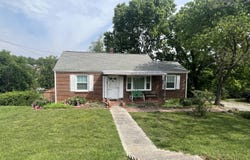 23 Upland DR, Salem, VA 24153