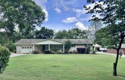 194 Valley View Dr, Russellville, AL 35653