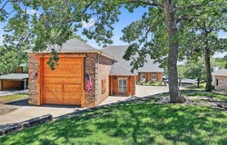 214 Kiowa Drive E, Lake Kiowa, TX 76240