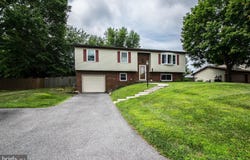 51 ALLEN DRIVE, HANOVER, PA 17331
