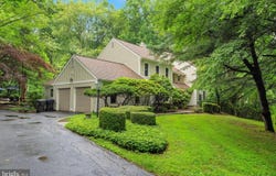 1067 HEARTSEASE DR, WEST CHESTER, PA 19382