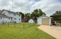 152 7th St, Phillipsburg, KS 67661