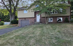6 Kovacs Place, Wallingford, CT 06492