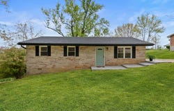 730 East Spencer Road, Campton, KY 41301