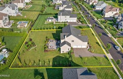 32 Waterford Way, Lincroft, NJ 07738