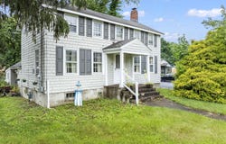 14 S Holmdel Road, Holmdel, NJ 07733