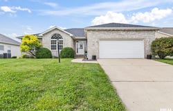 331 Newcombe Lane, Chatham, IL 62629