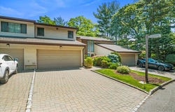 2 Maple Run Drive, Jericho, NY 11753