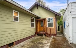 1006 STILLWELL AVE, Tillamook, OR 97141