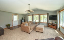 1307 SE 5th Avenue, Waverly, IA 50677