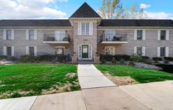 2700 Georgetowne Drive, Highland, IN 46322