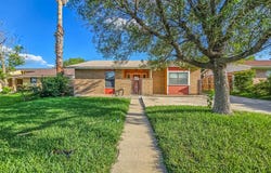1122 Monica Rhia, Eagle Pass, TX 78852