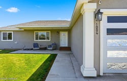 1004 6th Ave, Granger, WA 98932