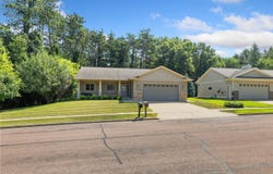 4086 Pineview St, Onalaska, WI 54650