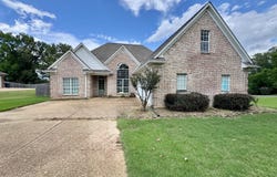 1868 Trapper Drive, Hernando, MS 38632
