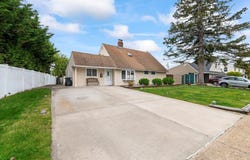 20 Forester Lane, Levittown, NY 11756