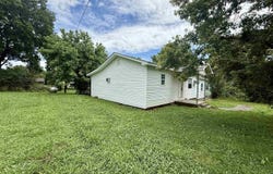 131 N Pine Street, Salem, AR 72576