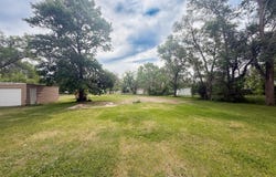304 S 2nd Ave, Woonsocket, SD 57385