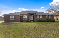 2145 Hagood Loop, Crestview, FL 32536