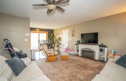 717 S 5th Avenue E, Newton, IA 50208