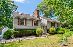 22 Glenview Avenue, Northport, NY 11768